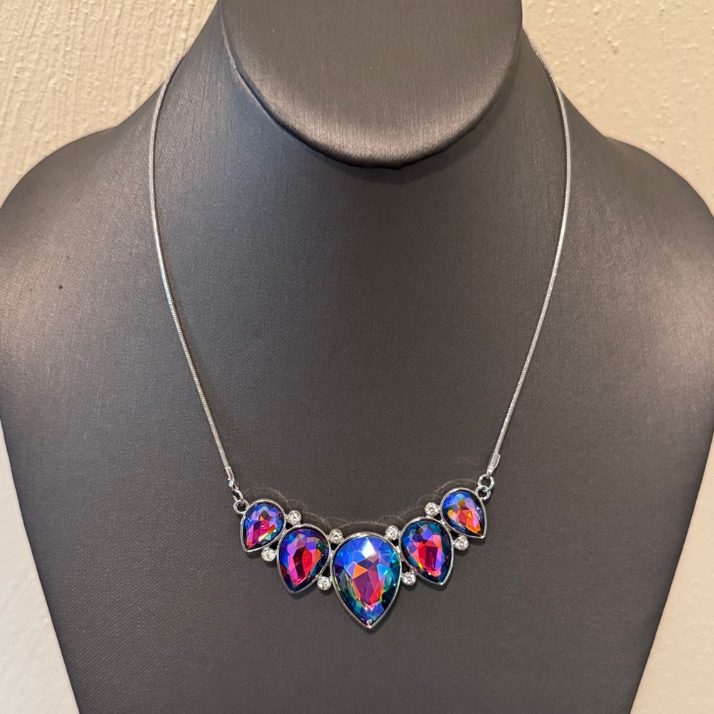 🛍️Elegant Silver Necklace with Multicolor Gemstones